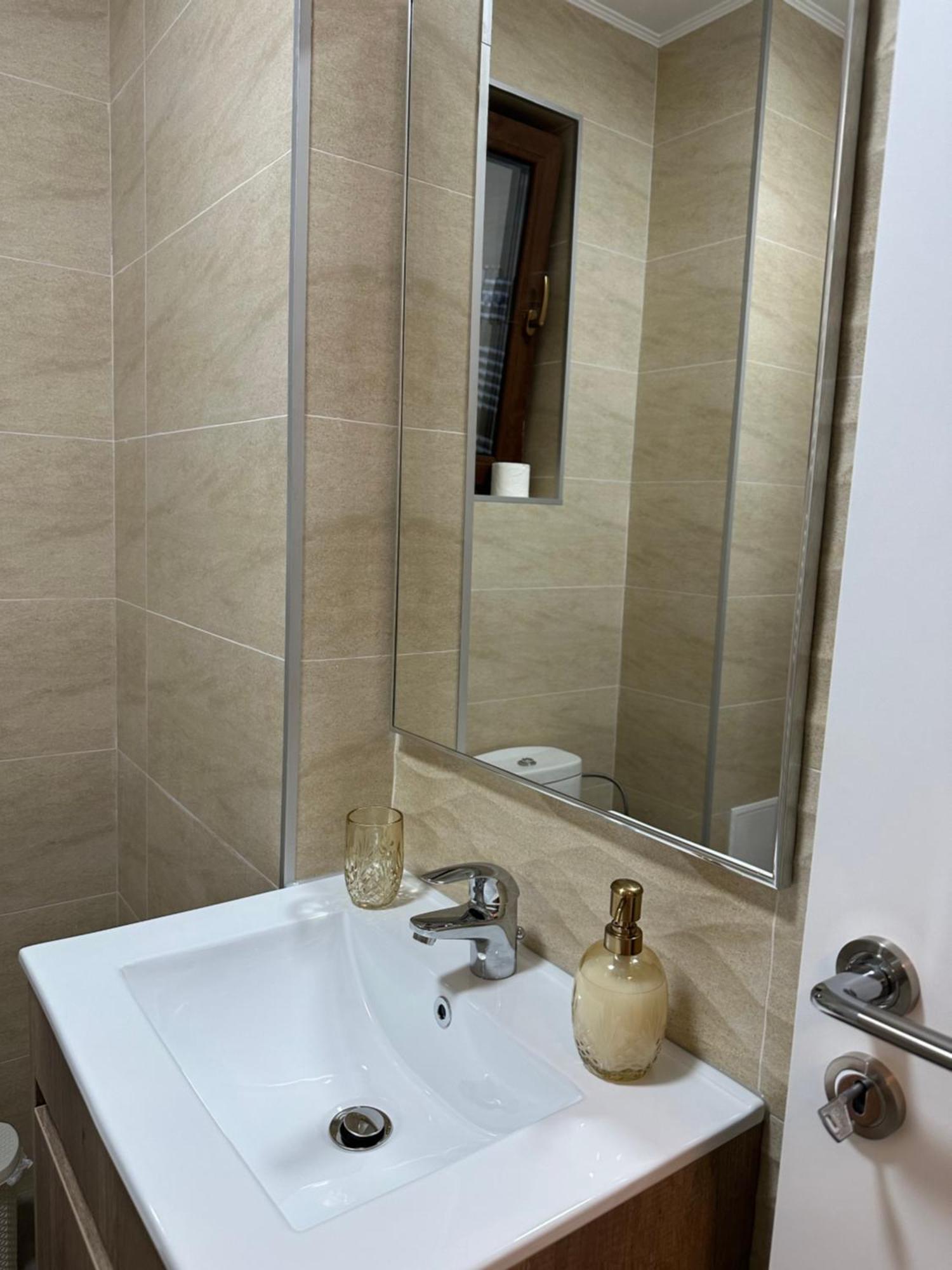 Apartament Simoni Ploiesti Bagian luar foto