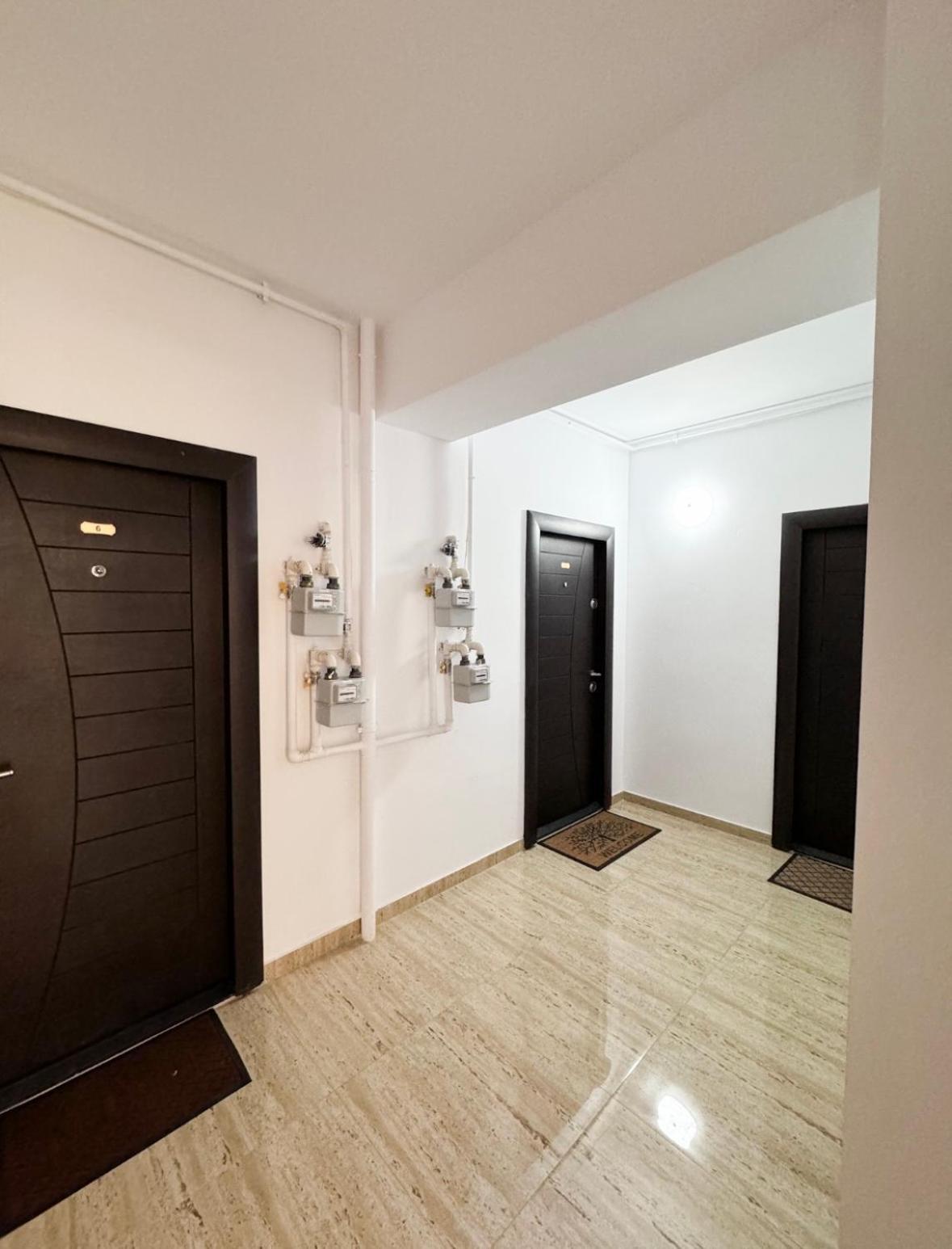 Apartament Simoni Ploiesti Bagian luar foto